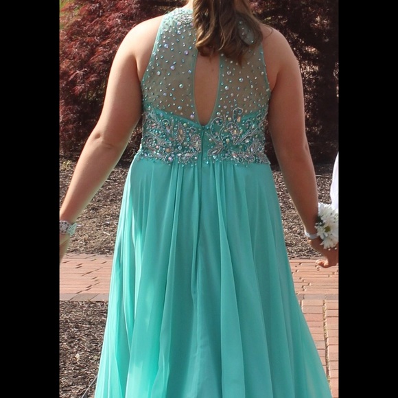 Faviana prom dress! - Picture 5 of 6